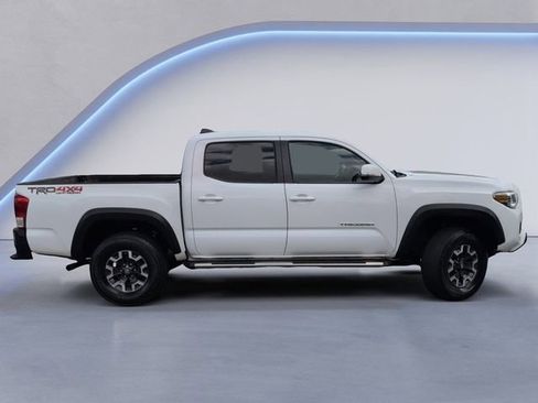 Used 2021 Toyota Tacoma TRD Off-Road AWD/4WD image 3
