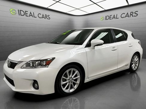 Used 2013 Lexus CT 200h w/ Premium Pkg w/Navigation FWD image 1
