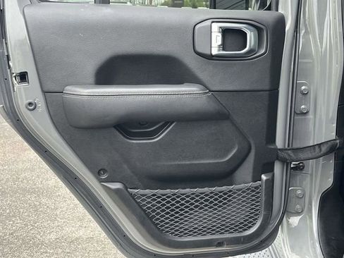 Used 2022 Jeep Gladiator Overland w/ Popular Equipment Package image 16