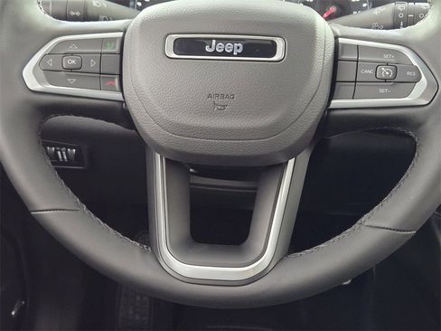 New 2026 Jeep Compass Latitude image 11