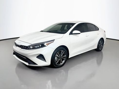 Used 2024 Kia Forte LXS FWD image 5