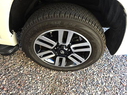 Used 2016 Toyota 4Runner Limited image 39