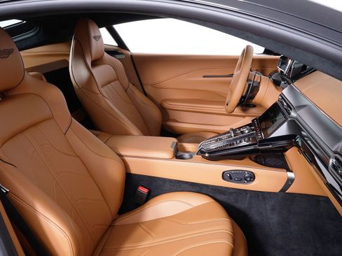 New 2026 Aston Martin V8 Vantage Coupe RWD image 10