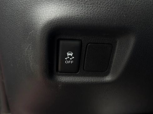 Used 2016 Nissan Versa S Plus FWD image 32