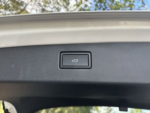 New 2026 Volkswagen Tiguan SEL R-Line image 25