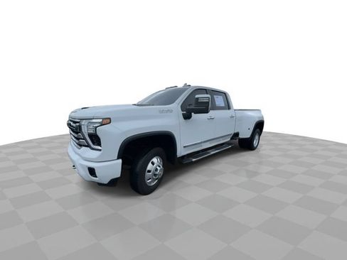 Certified 2024 Chevrolet Silverado 3500 High Country w/ Technology Package AWD/4WD image 4