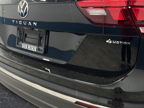 Used 2023 Volkswagen Tiguan SE w/ Panoramic Sunroof Package AWD/4WD image 34