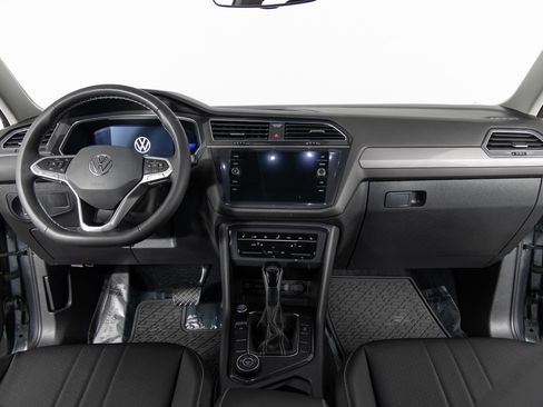 Used 2022 Volkswagen Tiguan SE AWD/4WD image 29
