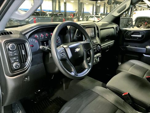 Used 2023 Chevrolet Silverado 1500 Custom image 8