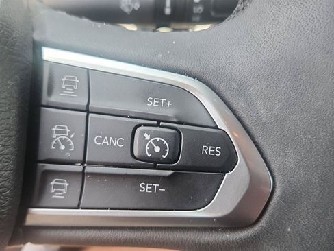 Used 2023 Jeep Compass Latitude w/ Sun and Sound Group AWD/4WD image 15