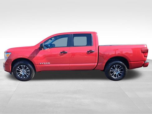 Used 2022 Nissan Titan SV AWD/4WD image 9