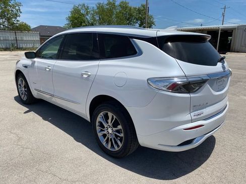 Used 2022 Buick Enclave Avenir FWD image 4