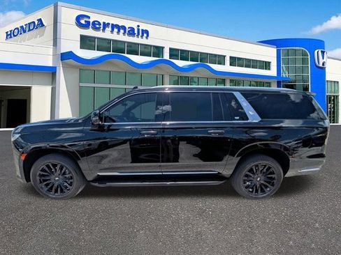 Used 2024 Cadillac Escalade ESV Premium Luxury AWD/4WD image 8