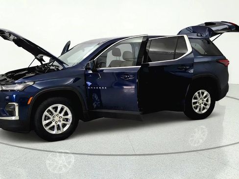 Used 2023 Chevrolet Traverse LS FWD image 9