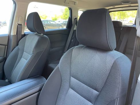 Used 2025 Nissan Rogue SV FWD image 29