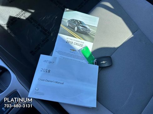 Used 2018 Chevrolet Cruze LT image 24