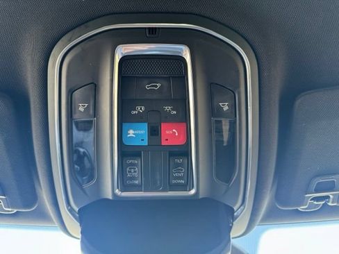 Used 2022 Jeep Grand Cherokee L Laredo AWD/4WD image 33
