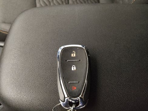 Used 2020 Chevrolet Equinox LT image 32