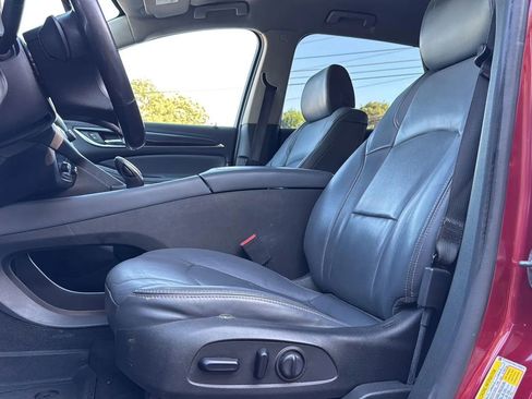 Used 2018 Buick Enclave Essence FWD image 10