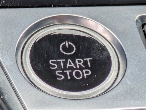 Used 2022 Audi e-tron Premium w/ Convenience Plus Package image 31