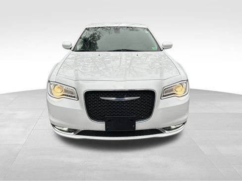 Used 2021 Chrysler 300 Touring L image 9