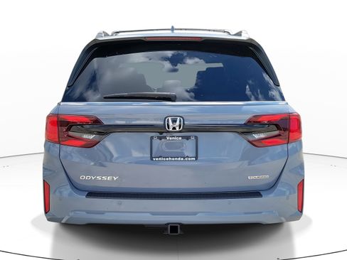 New 2026 Honda Odyssey Touring image 4
