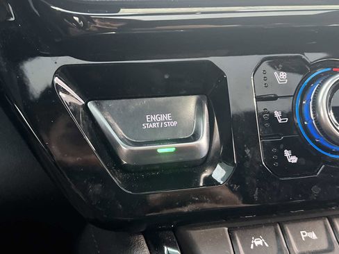 Used 2024 GMC Sierra 1500 AT4 w/ Technology Package image 8