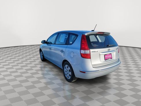 Used 2010 Hyundai Elantra GLS image 6