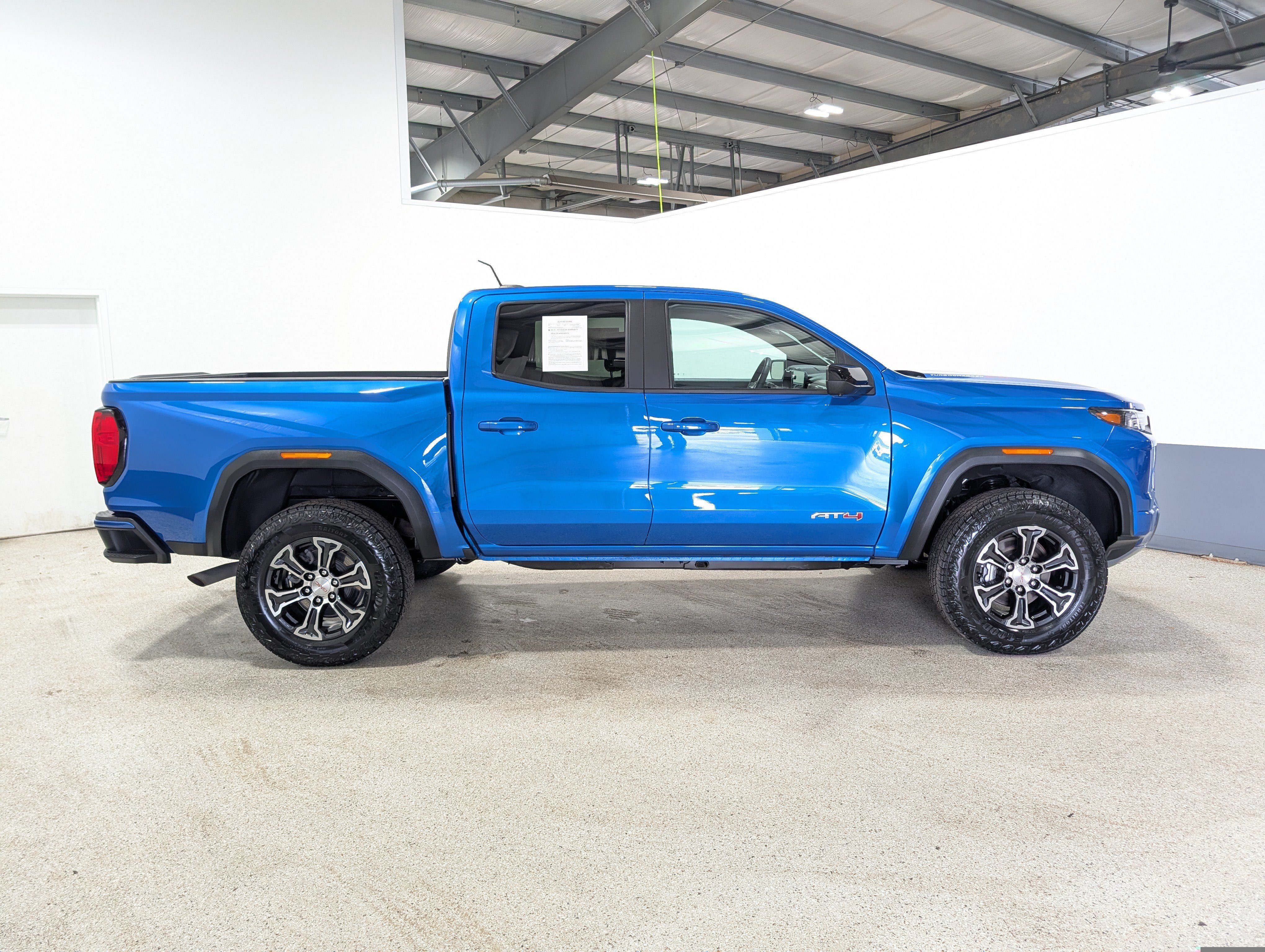 Used 2023 GMC Canyon AT4 w/ Technology Package AWD/4WD image 2