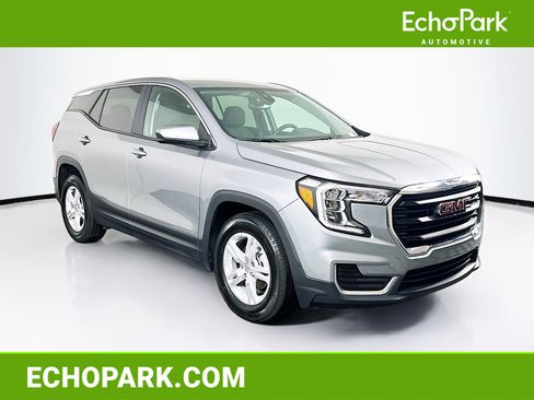 Used 2024 GMC Terrain SLE FWD image 1