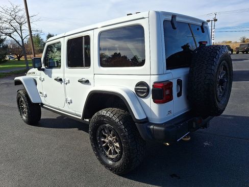 Certified 2022 Jeep Wrangler Unlimited Rubicon w/ Dual Top Group image 4