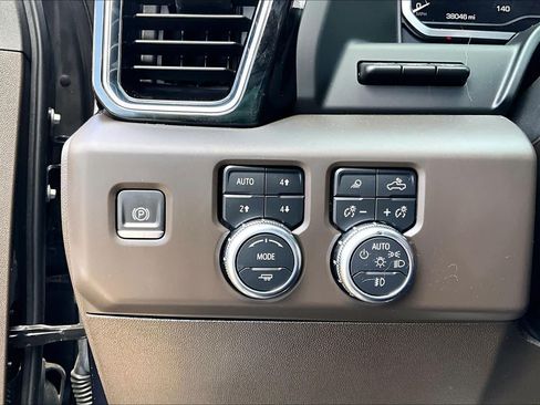 Used 2024 GMC Sierra 2500 Denali w/ Denali Reserve Package AWD/4WD image 31