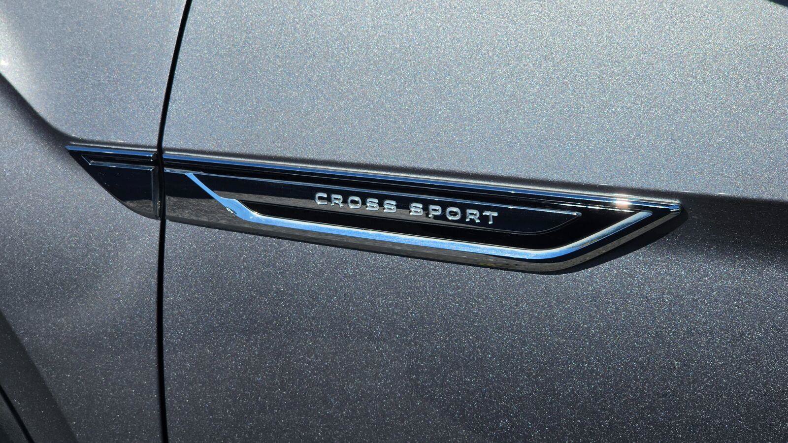 Certified 2024 Volkswagen Atlas Cross Sport SE AWD/4WD image 10