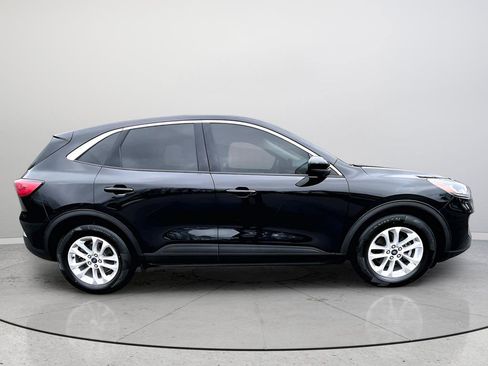 Used 2020 Ford Escape SE image 7