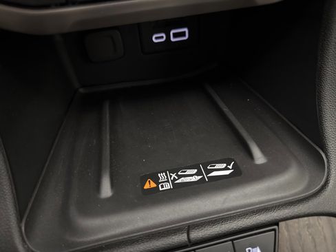 Used 2023 GMC Acadia Denali w/ Denali Ultimate Package image 53