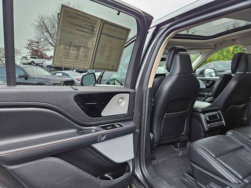 Used 2020 Lincoln Aviator Reserve w/ Equipment Group 202A image 18