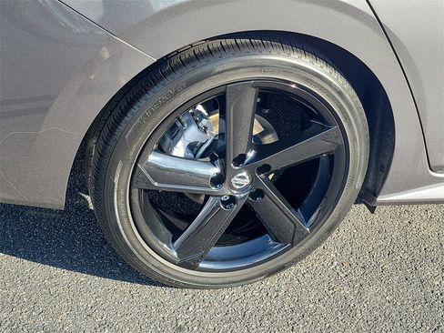 Used 2023 Nissan Sentra SR w/ SR Premium Package image 27