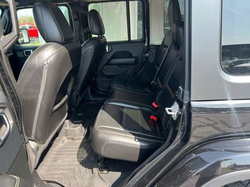 Used 2019 Jeep Wrangler Unlimited Sahara w/ Safety Group AWD/4WD image 6