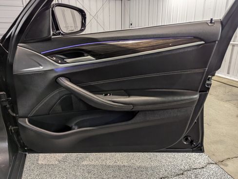 Used 2018 BMW 530i xDrive image 30