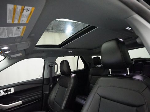 Used 2022 Ford Explorer Limited image 33