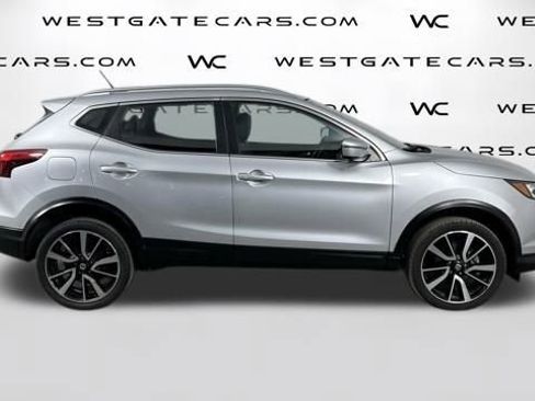 Used 2017 Nissan Rogue Sport SL w/ SL Premium Package image 42