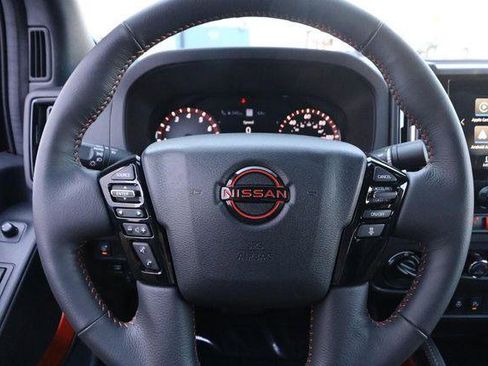 Used 2025 Nissan Frontier PRO-4X w/ Pro Premium Package image 11