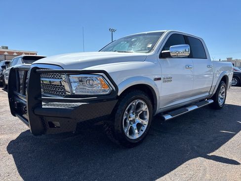 Used 2015 RAM 1500 Laramie w/ Convenience Group AWD/4WD image 3