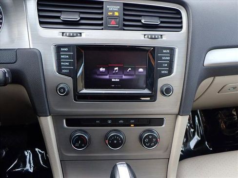 Used 2015 Volkswagen Golf TDI SEL image 16