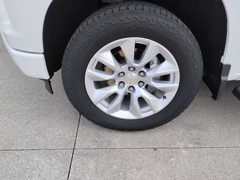 Used 2022 Chevrolet Silverado 1500 Custom image 23