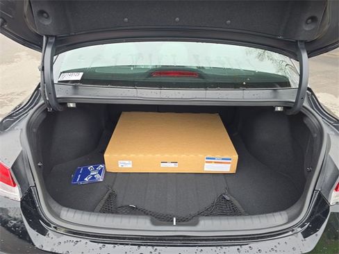 New 2025 Hyundai Elantra Limited image 24