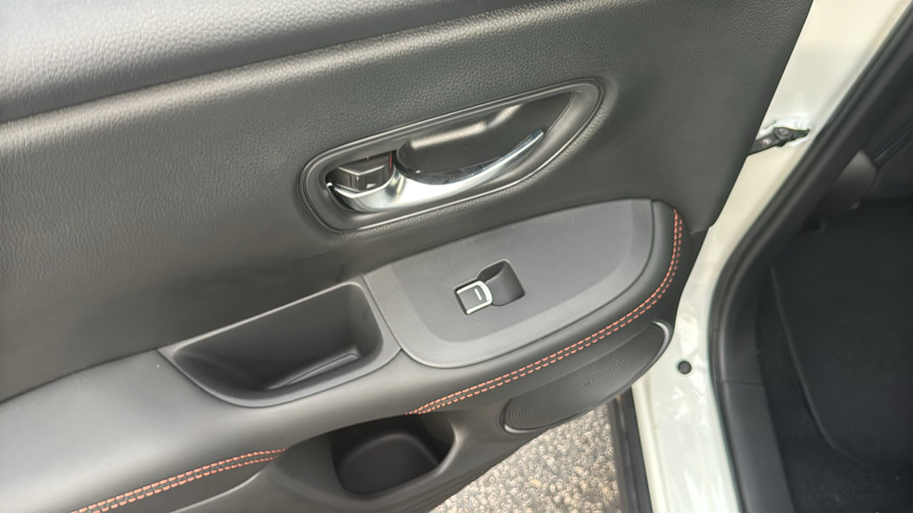 Certified 2025 Honda HR-V Sport image 26