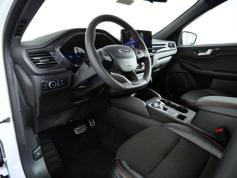 Used 2024 Ford Escape ST-Line Select w/ Tech Pack #2 image 16