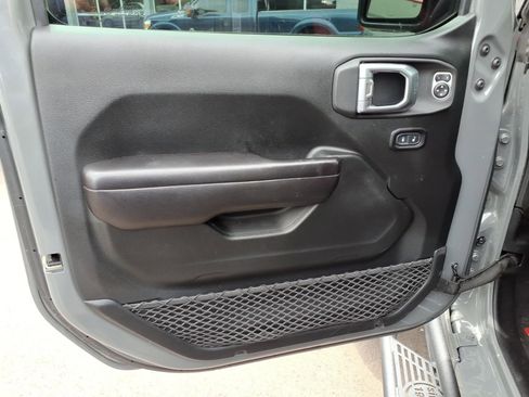 Used 2018 Jeep Wrangler Unlimited Rubicon AWD/4WD image 13