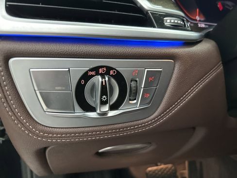 Used 2022 BMW 750i xDrive image 21
